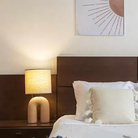 Pink Villacosta - Winter By The Sea Villa *