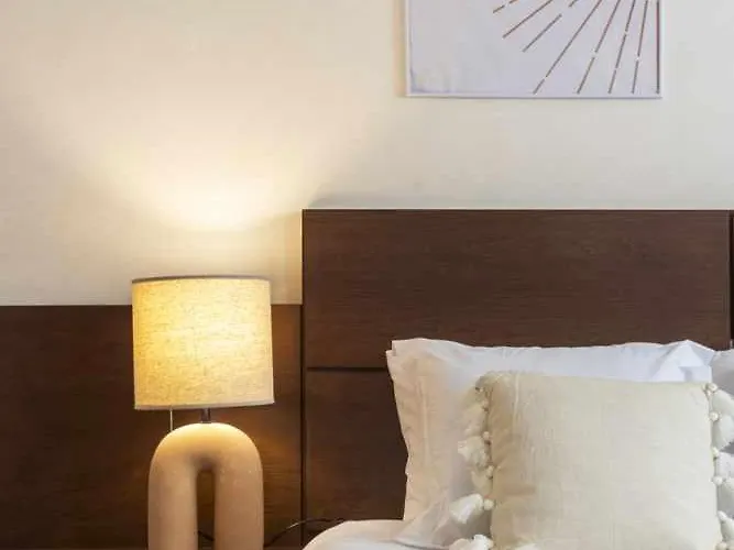 Pink Villacosta Villa *