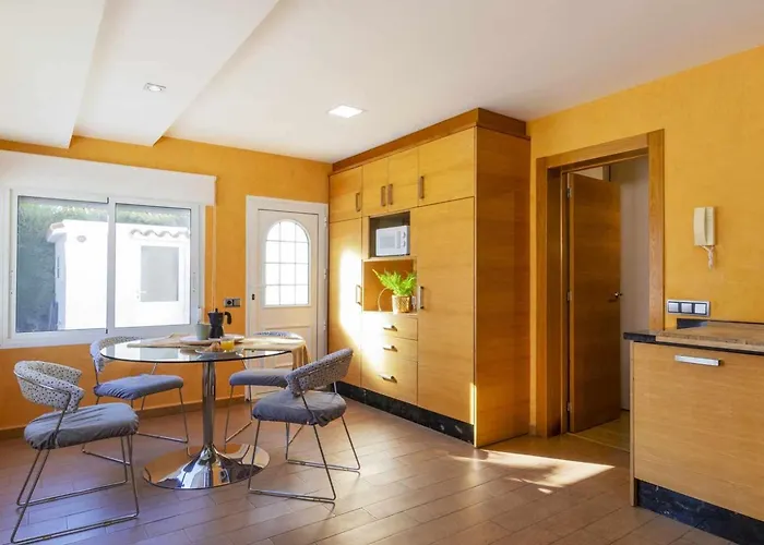 Pink Villacosta Villa