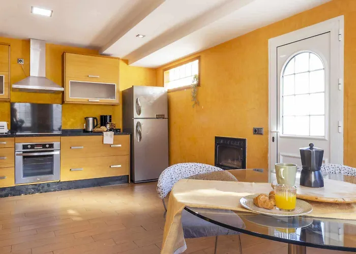 Pink Villacosta Villa